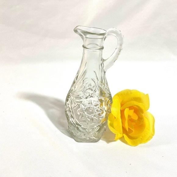 🔮 Vintage Anchor Hocking Pressed Glass “Star of David” Cruet - Picture 1 of 8